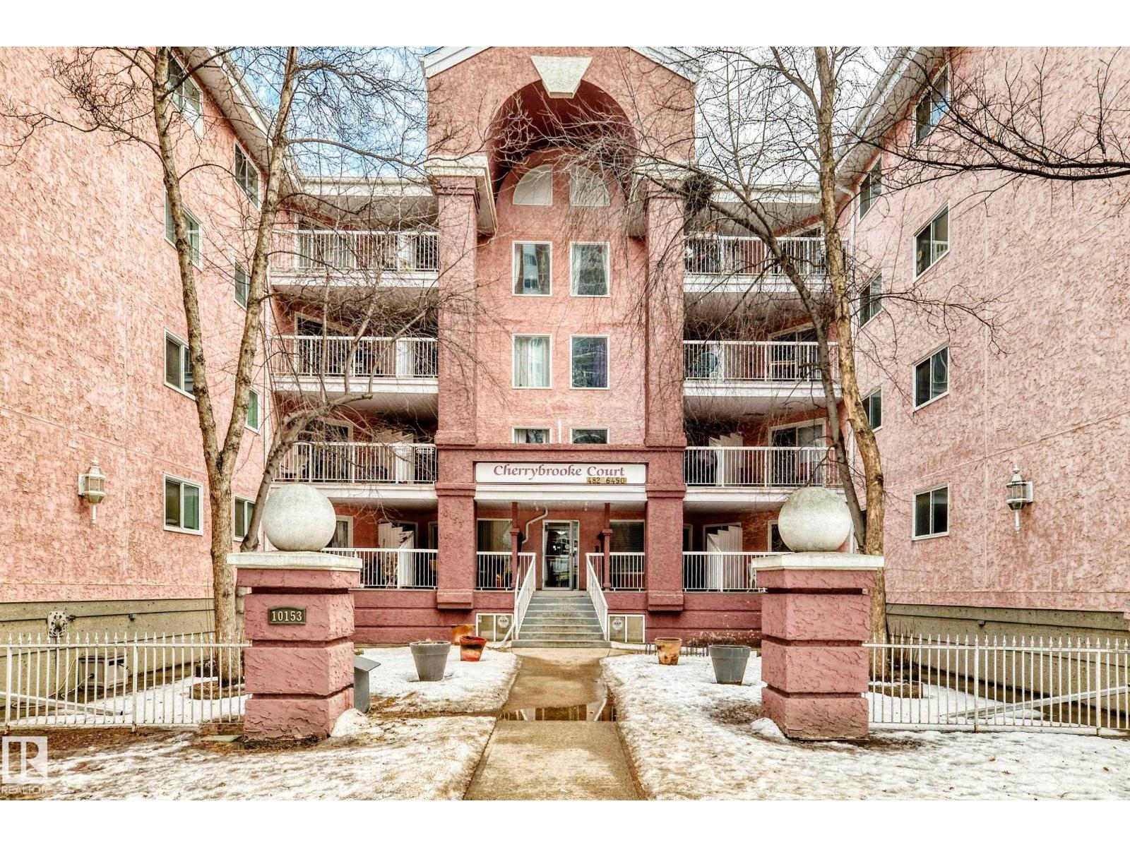 #304 10153 117 ST NW - 4