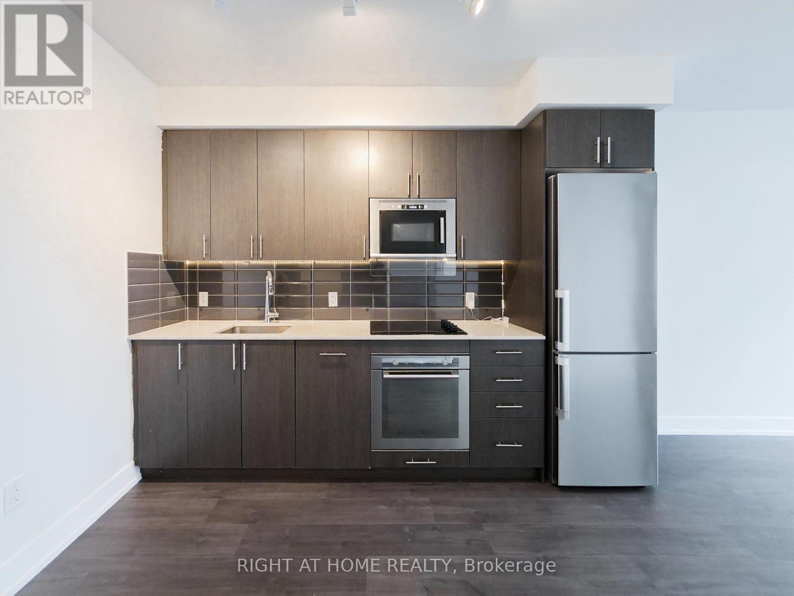 1713 – 2550 SIMCOE STREET N, Oshawa (Windfields), Ontario