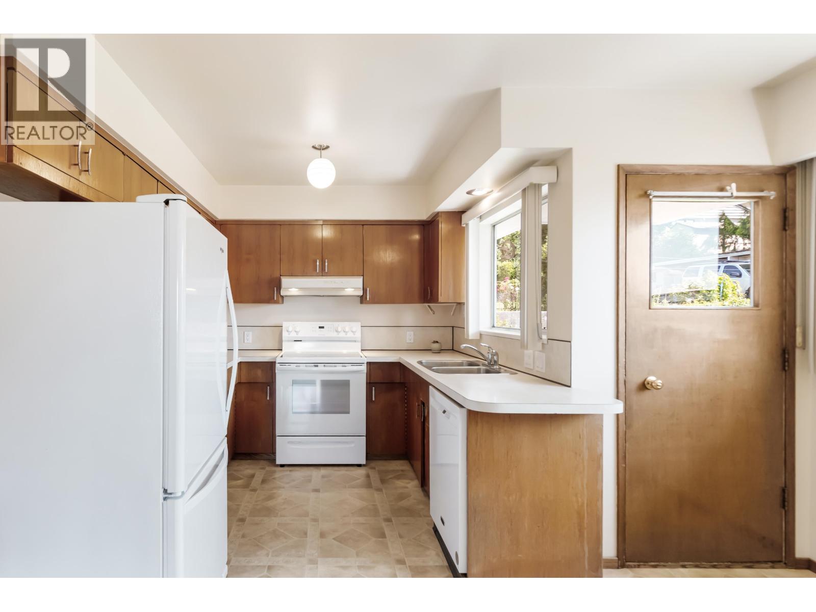 7988 SUSSEX AVENUE, Burnaby