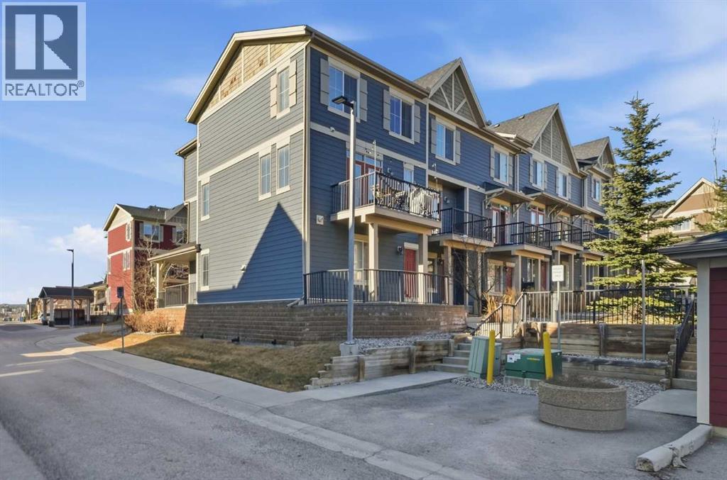 Single Family House for Sale in  Evansview Gardens NW Evanston Calgary 