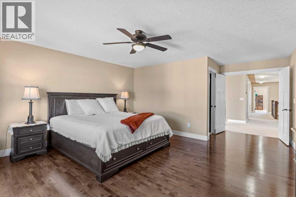 Single Family House for Sale in  Sherwood Boulevard NW Sherwood Calgary 