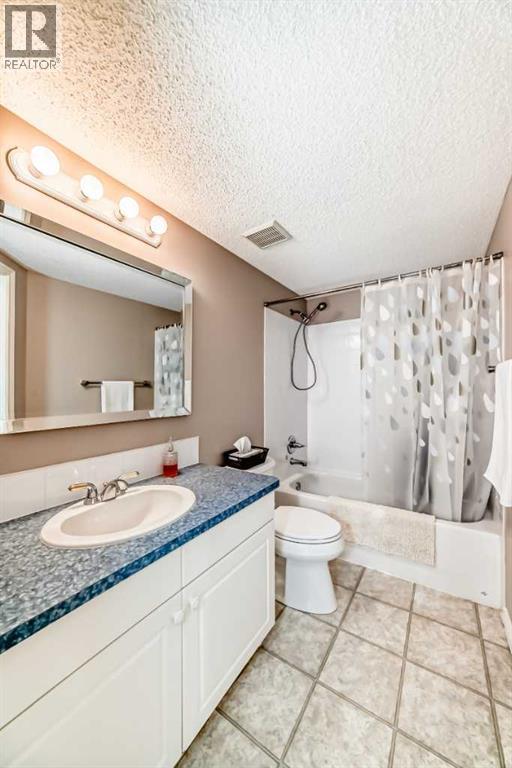 Single Family House for Sale in   Hunterview Drive NW Huntington Hills Calgary 