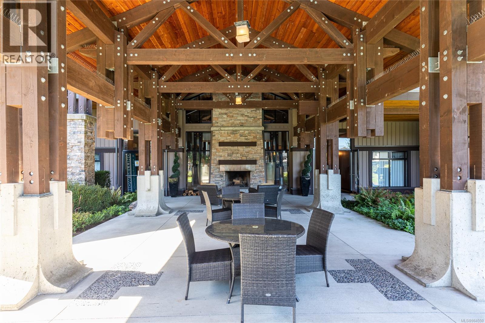 3 1175 Resort Dr, Parksville