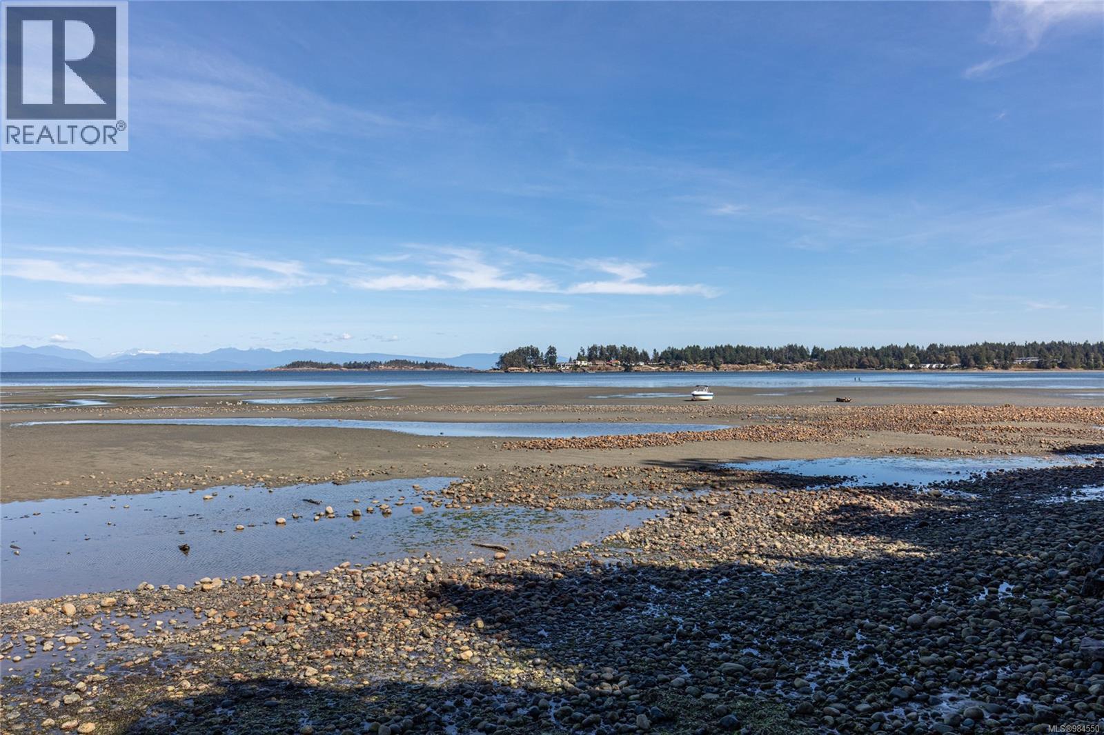 3 1175 Resort Dr, Parksville