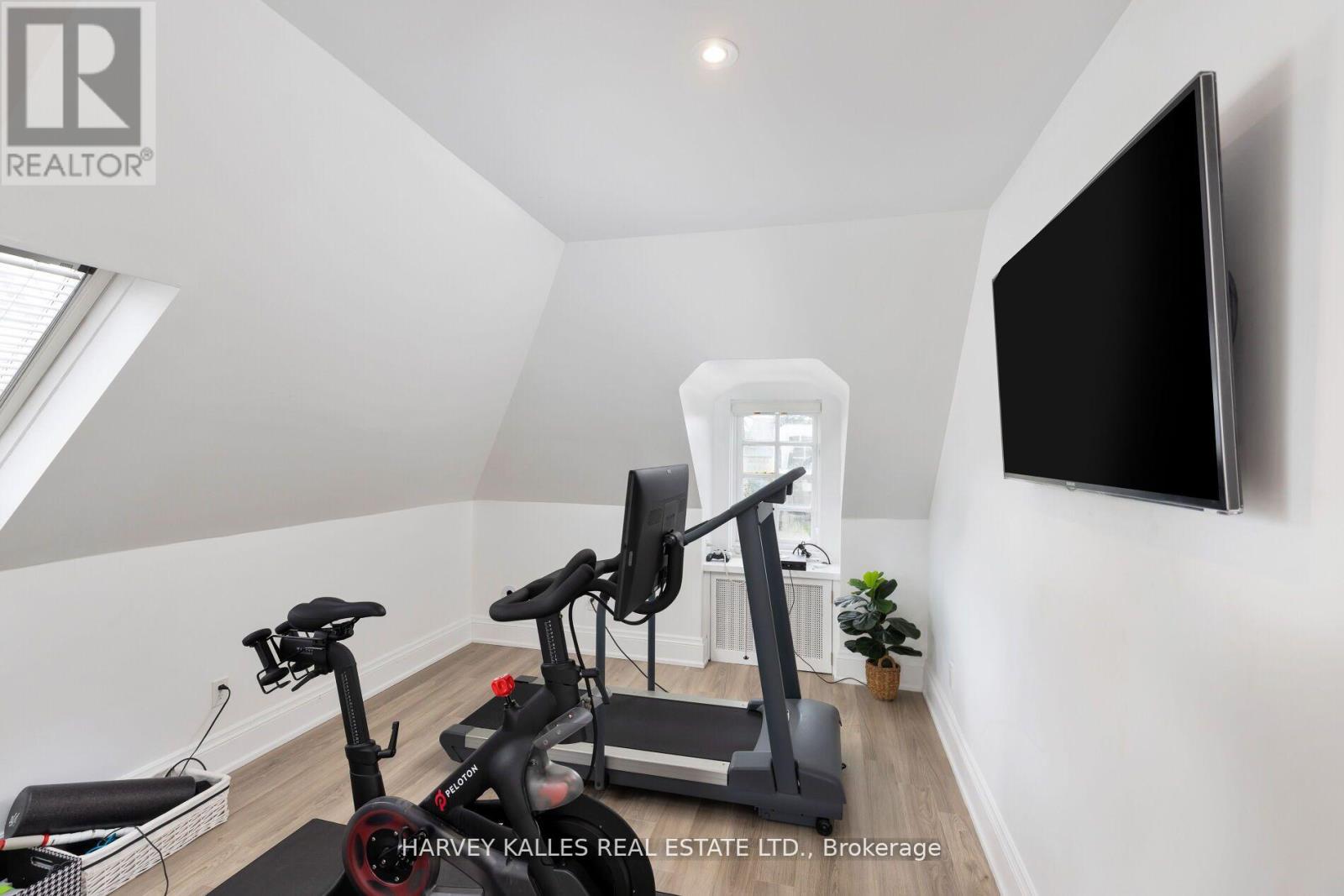 470 RUSSELL HILL ROAD - 36