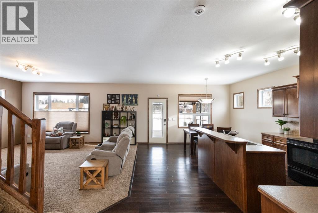 4828 55 Boulevard Close, Innisfail