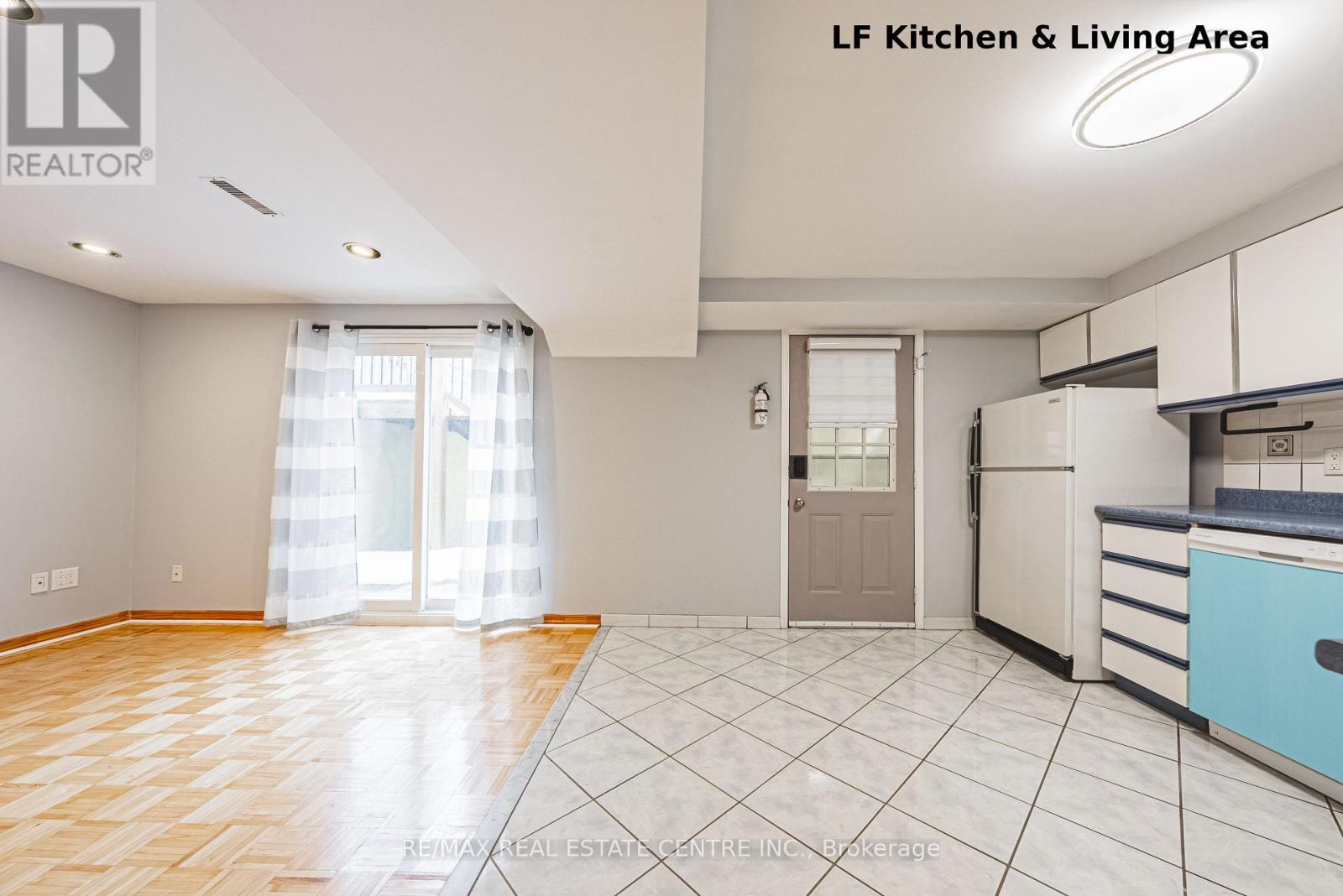 4322 WATERFORD CRESCENT - 38