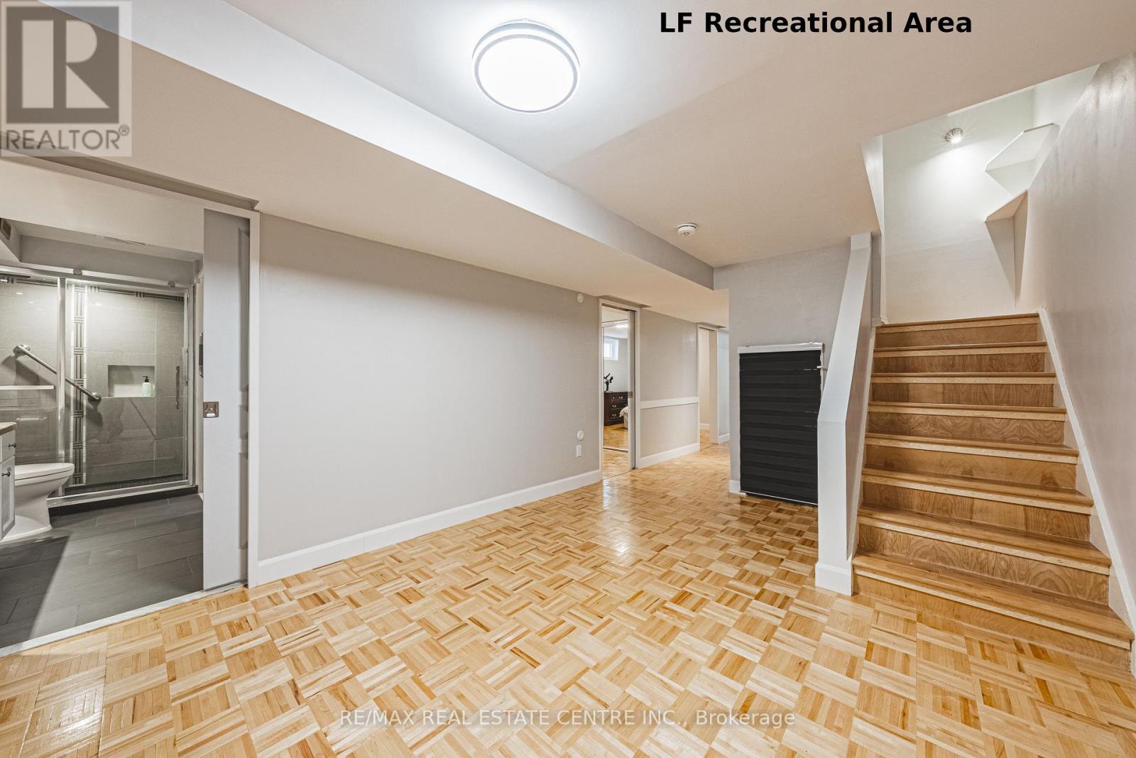 4322 WATERFORD CRESCENT - 34