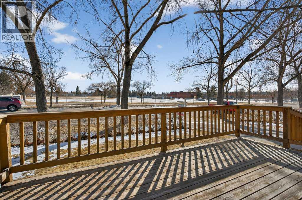 Single Family House for Sale in   Avenue SE Deer Run Calgary 