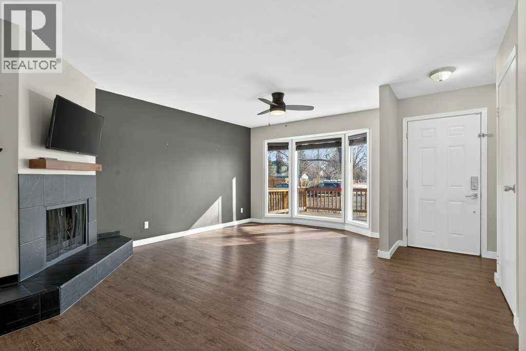 Single Family House for Sale in   Avenue SE Deer Run Calgary 