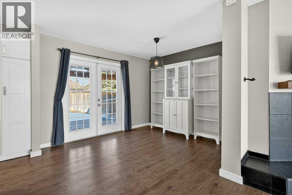 Single Family House for Sale in   Avenue SE Deer Run Calgary 