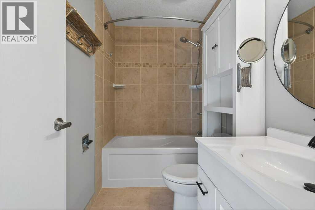 Single Family House for Sale in   Avenue SE Deer Run Calgary 