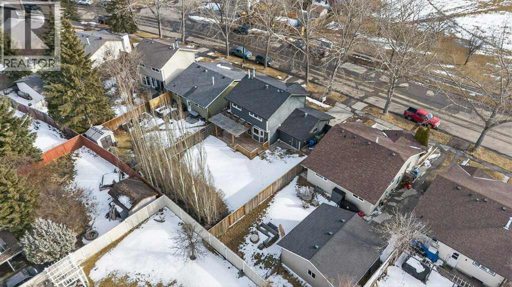 Single Family House for Sale in   Avenue SE Deer Run Calgary 