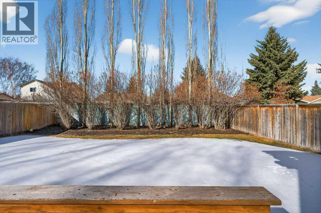 Single Family House for Sale in   Avenue SE Deer Run Calgary 