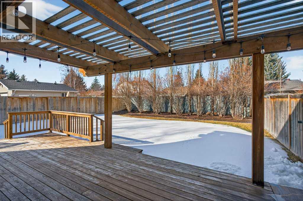 Single Family House for Sale in   Avenue SE Deer Run Calgary 
