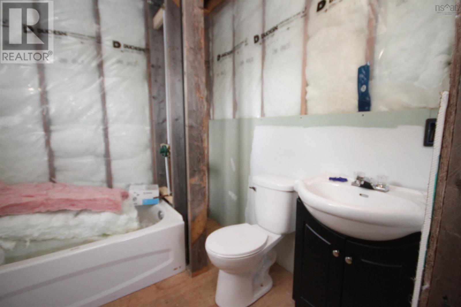 Property 27 of 41 of 3138 Highway 320