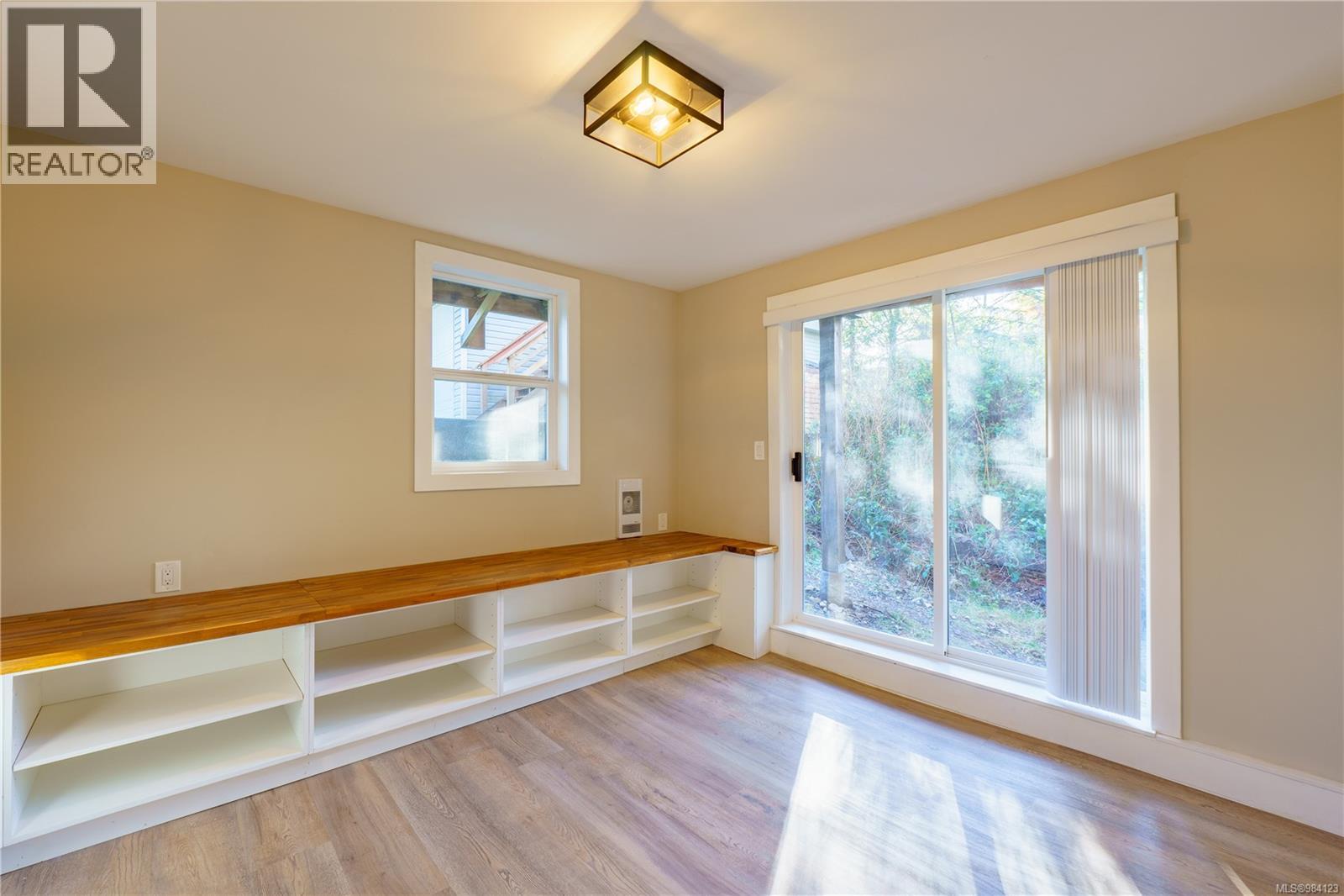 316 LEIGHTON WAY - 60