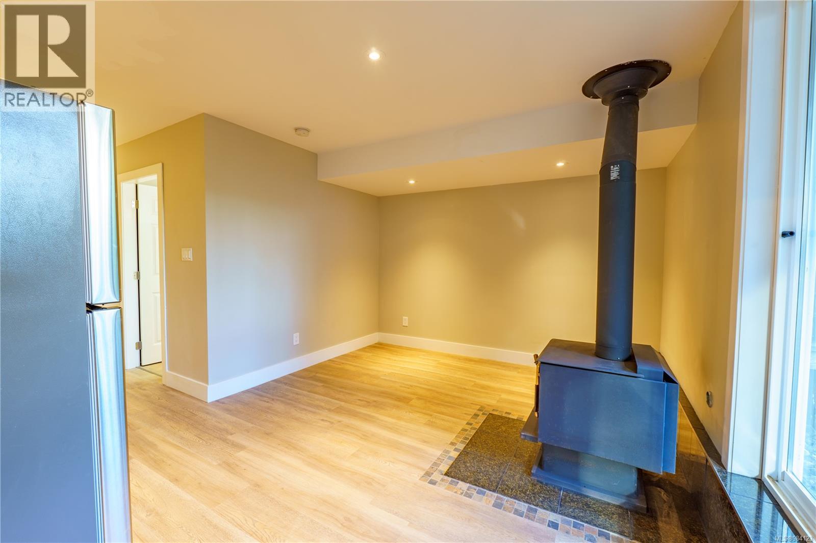 316 LEIGHTON WAY - 50