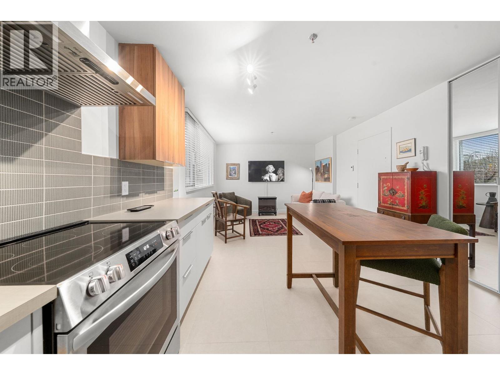 101A 460 14TH STREET, West Vancouver