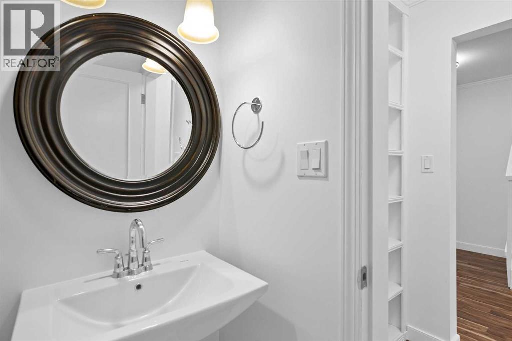 Single Family House for Sale in    Avenue SW Lakeview Calgary 