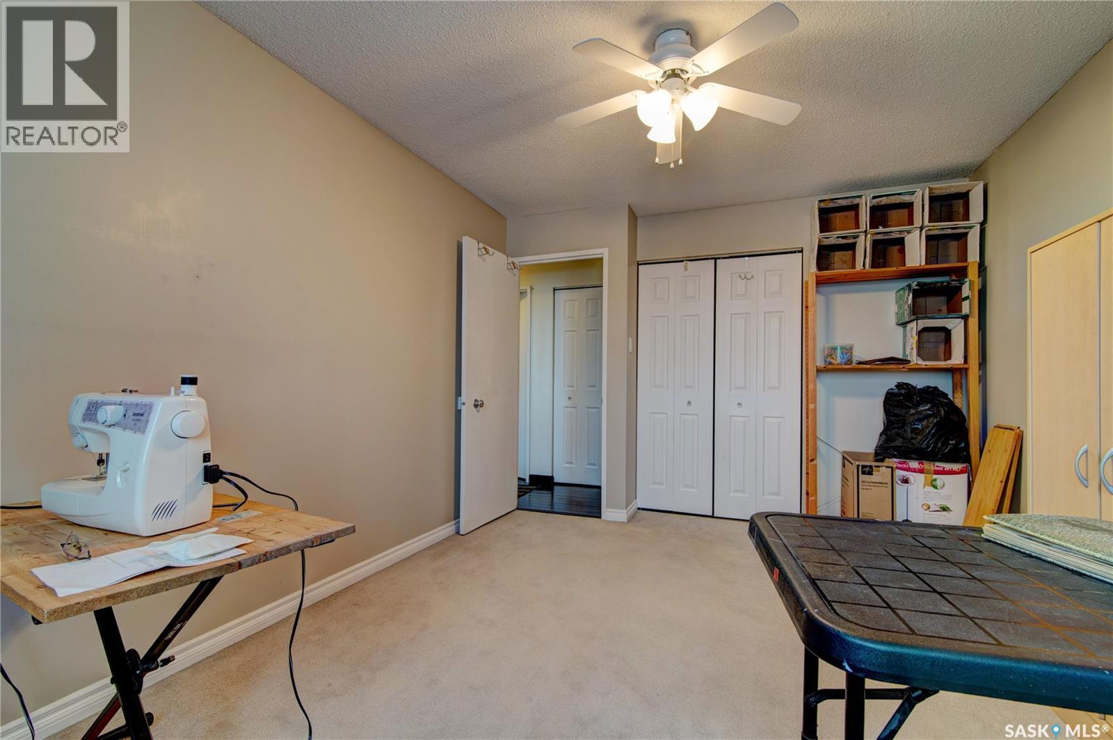 Single Family House High rise for Sale in   Rae STREET Regina 