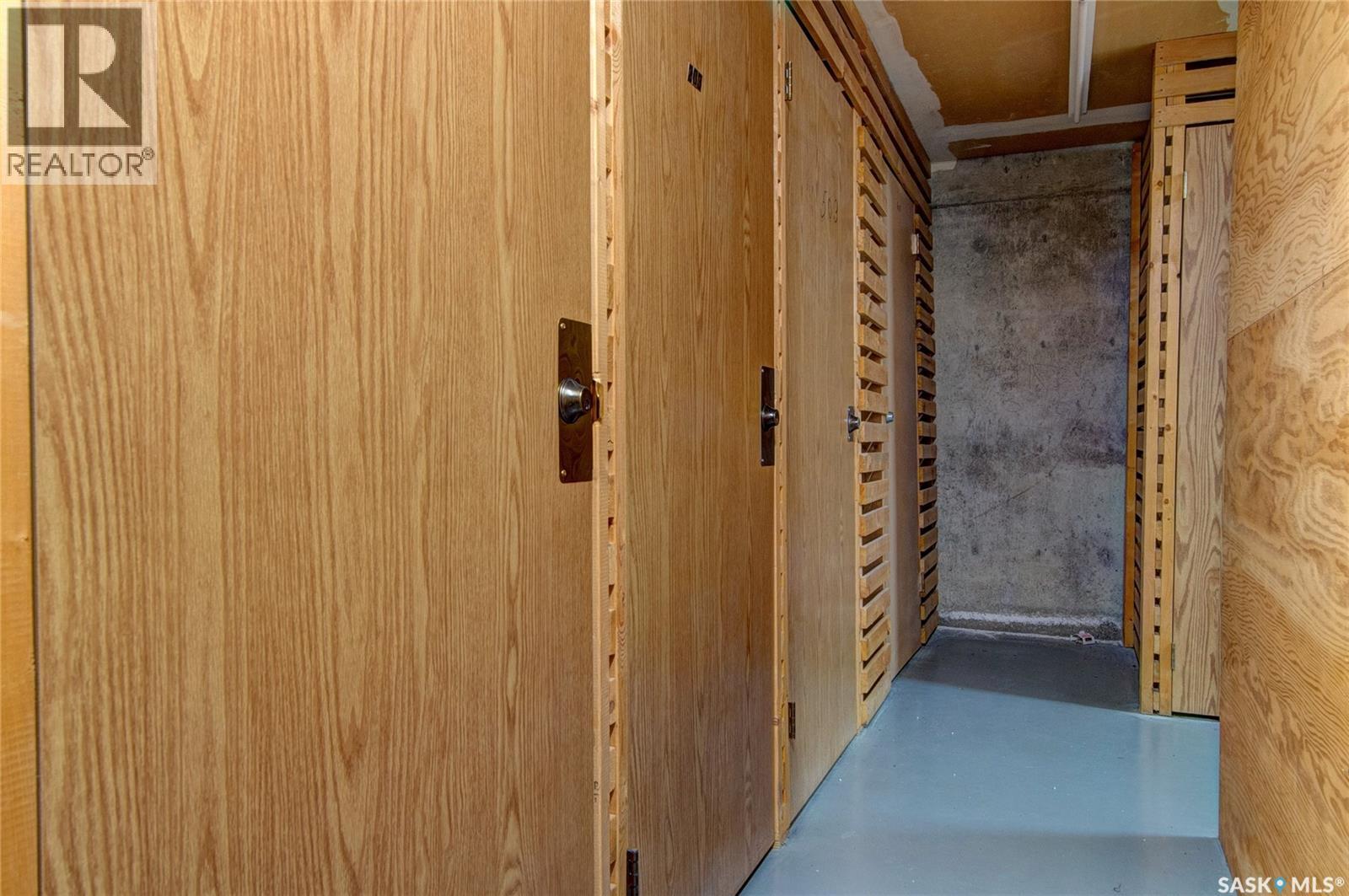 Single Family House High rise for Sale in   Rae STREET Regina 