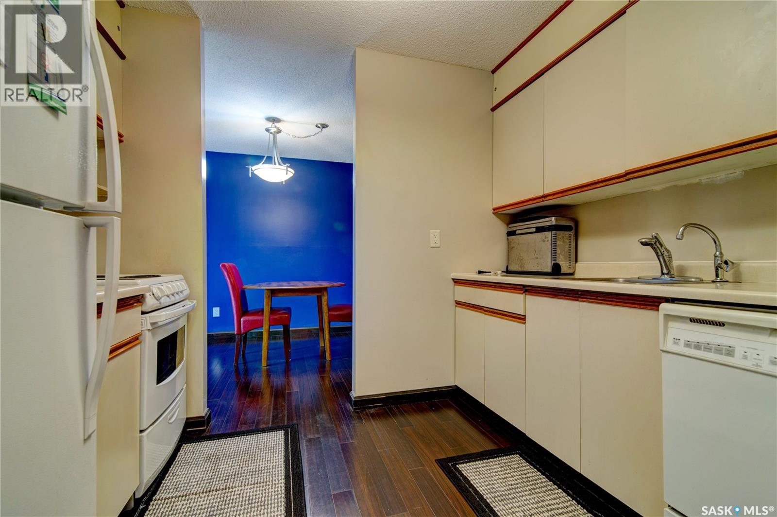 Single Family House High rise for Sale in   Rae STREET Regina 