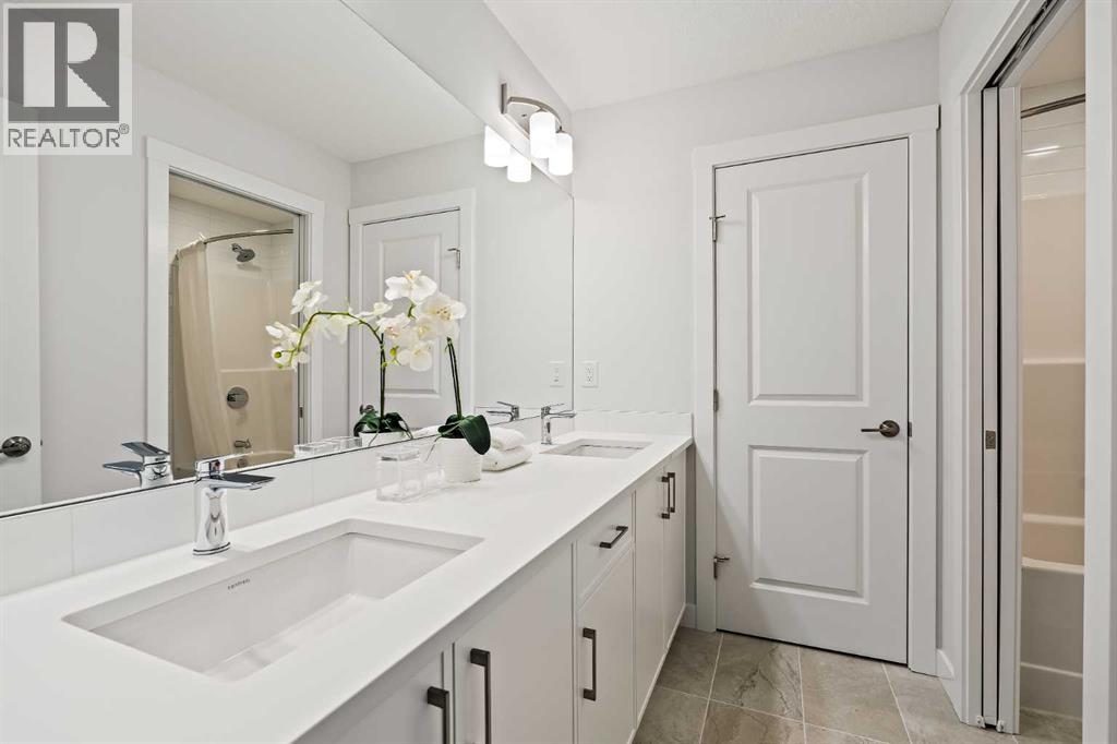 Single Family House for Sale in  Creekstone Circle SW Pine Creek Calgary 