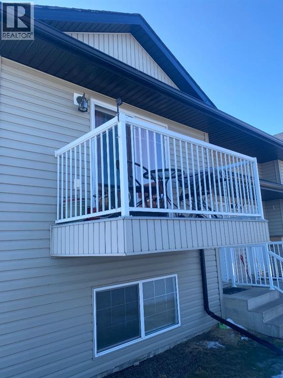 10, 5302 47 Street - Photo 2 of 13, Camrose, Alberta