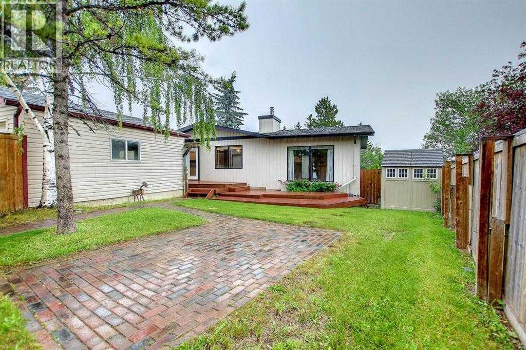 Single Family House for Sale in  Berwick Crescent NW Beddington Heights Calgary 