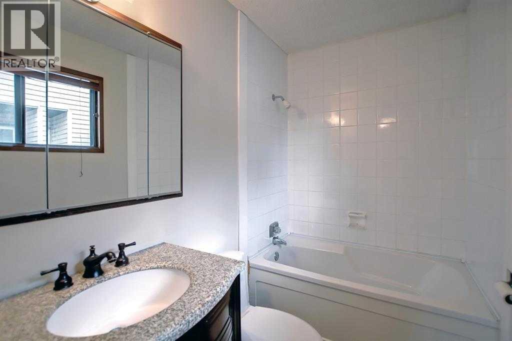 Single Family House for Sale in  Berwick Crescent NW Beddington Heights Calgary 