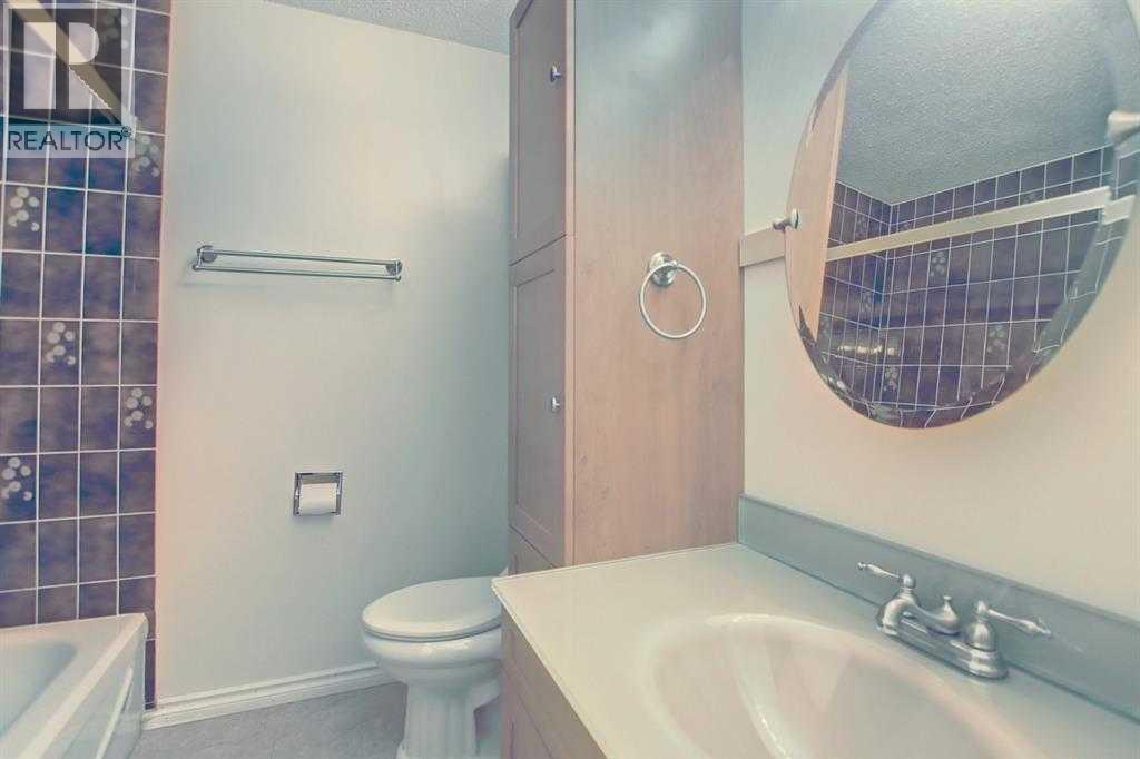 Single Family House for Sale in  Berwick Crescent NW Beddington Heights Calgary 