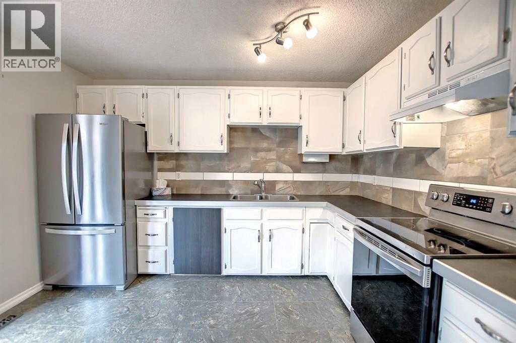 Single Family House for Sale in  Berwick Crescent NW Beddington Heights Calgary 