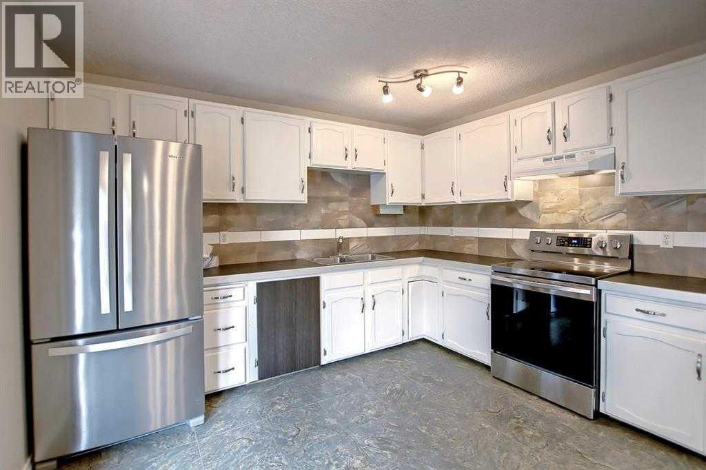 Single Family House for Sale in  Berwick Crescent NW Beddington Heights Calgary 
