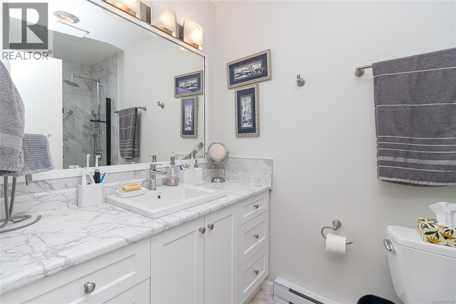 57 3987 Gordon Head Road, Saanich