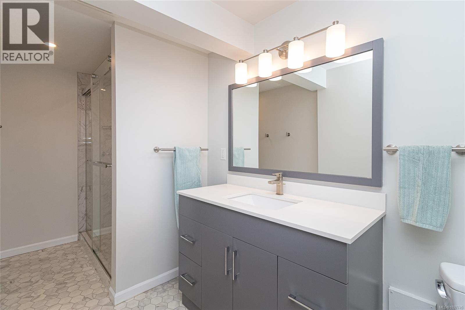 57 3987 Gordon Head Road, Saanich