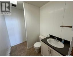 3c 820 N Service Road W, Moose Jaw, SK S6H4N8 Photo 10