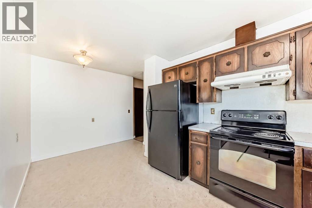 Single Family House Bungalow for Sale in  Dalrymple Crescent NW Dalhousie Calgary 