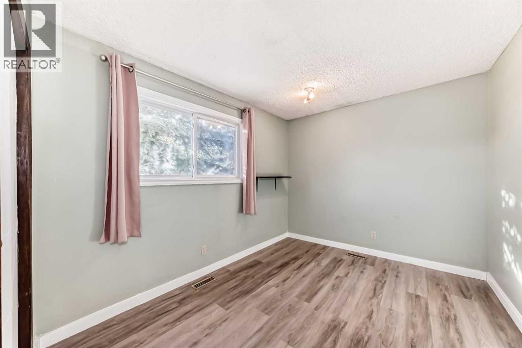 Single Family House Bungalow for Sale in  Dalrymple Crescent NW Dalhousie Calgary 