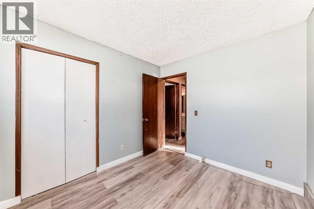 Single Family House Bungalow for Sale in  Dalrymple Crescent NW Dalhousie Calgary 