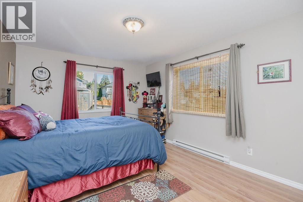 753 STEINBRUNNER ROAD, Gibsons