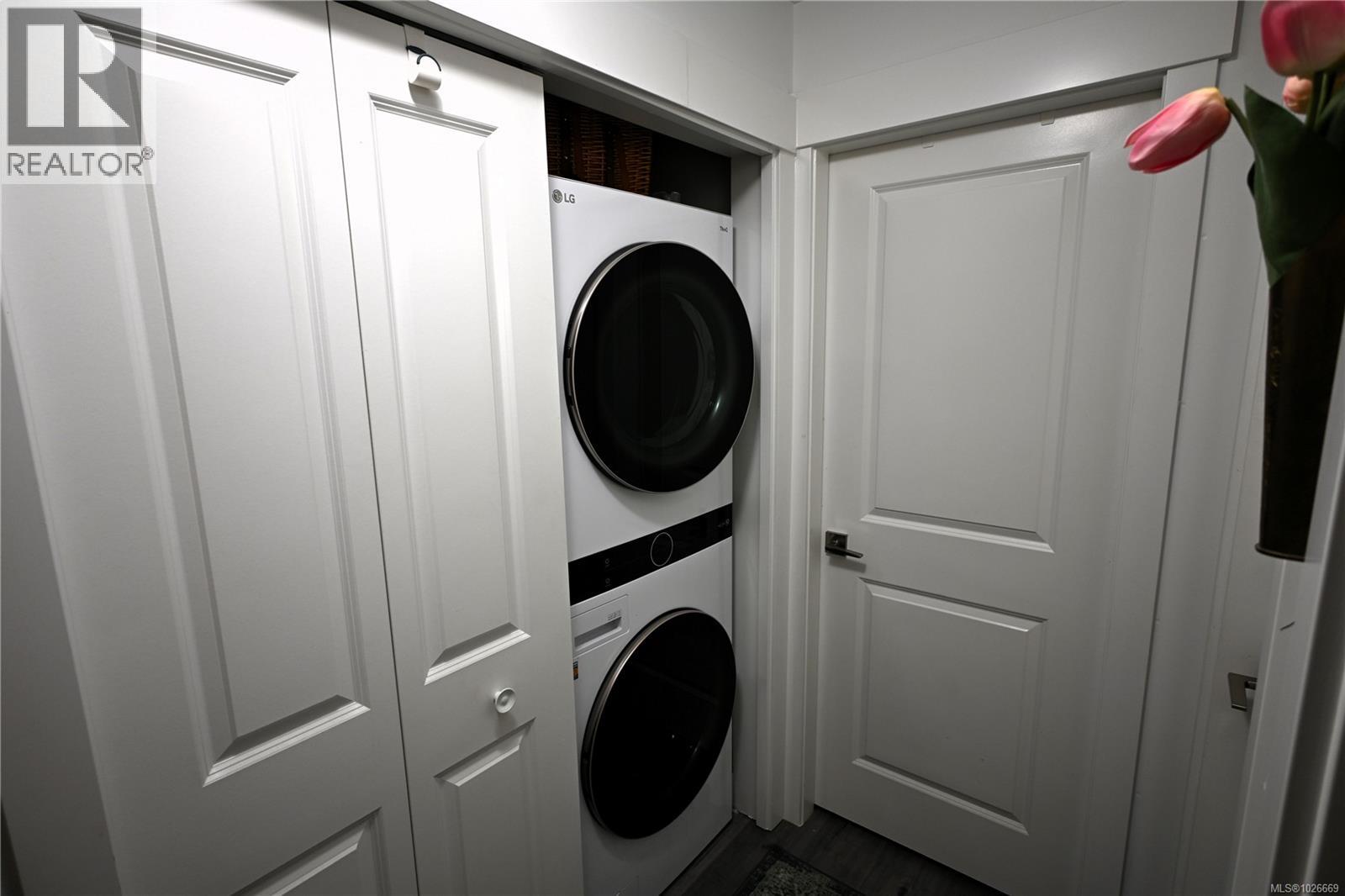 1656 ROBERTA RD S - 23