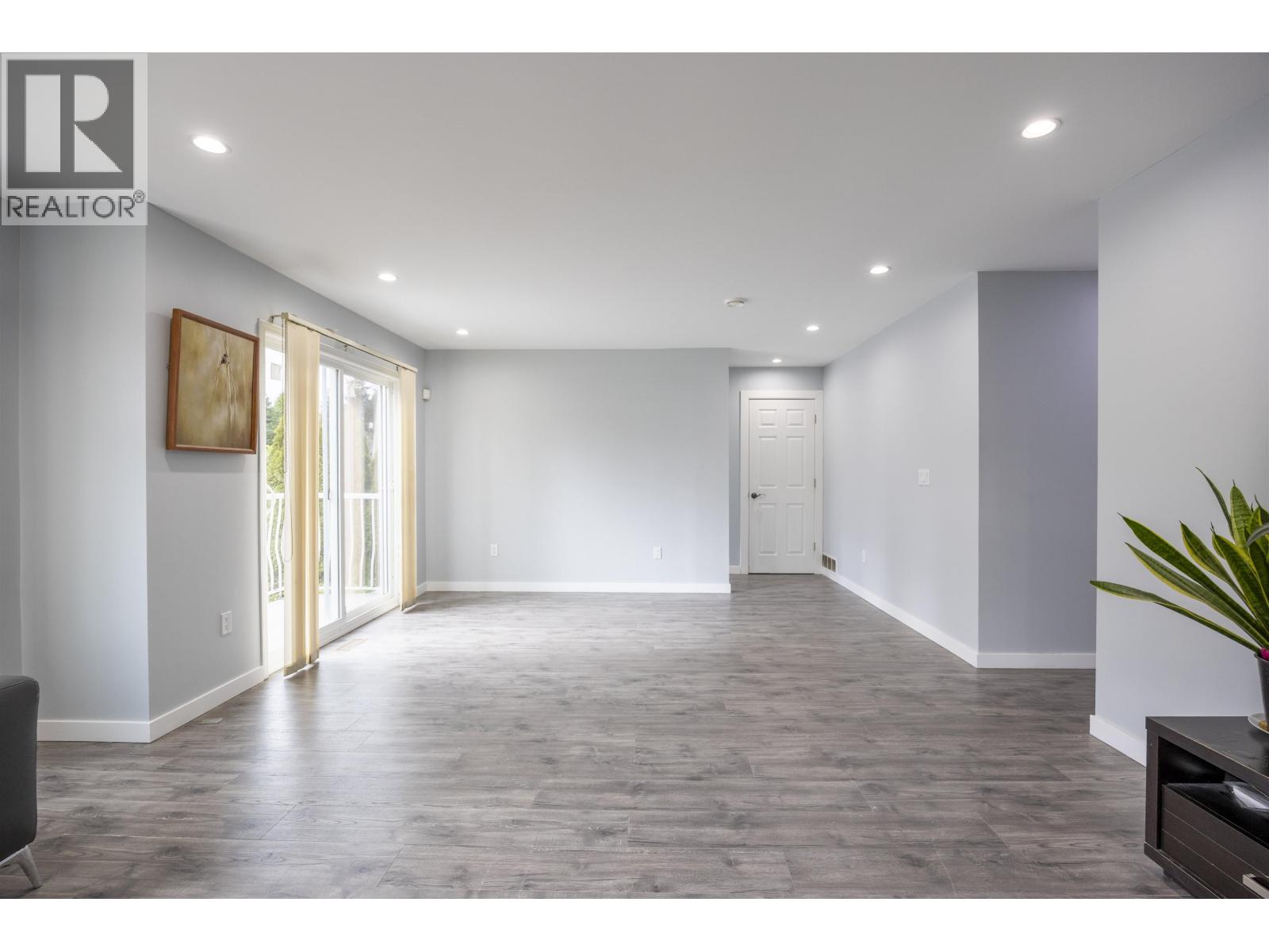 7549 10TH Avenue - photo 2