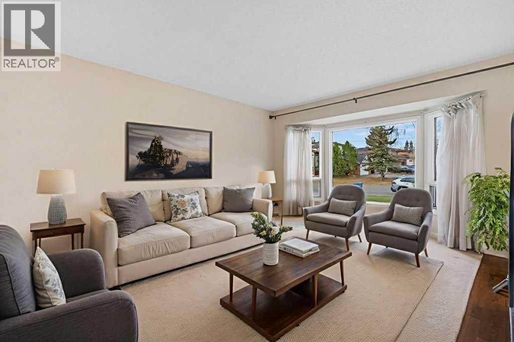 Single Family House for Sale in  Edforth Way NW Edgemont Calgary 