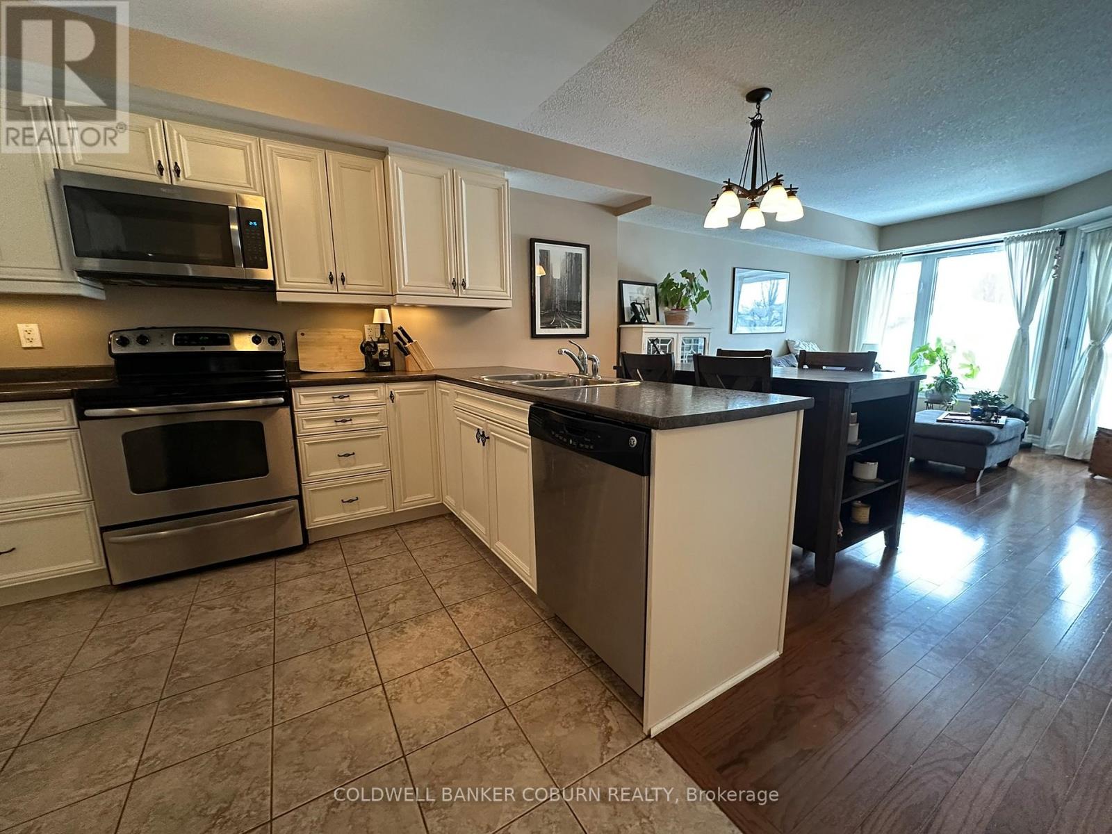 #105 398 VAN BUREN STREET - 4