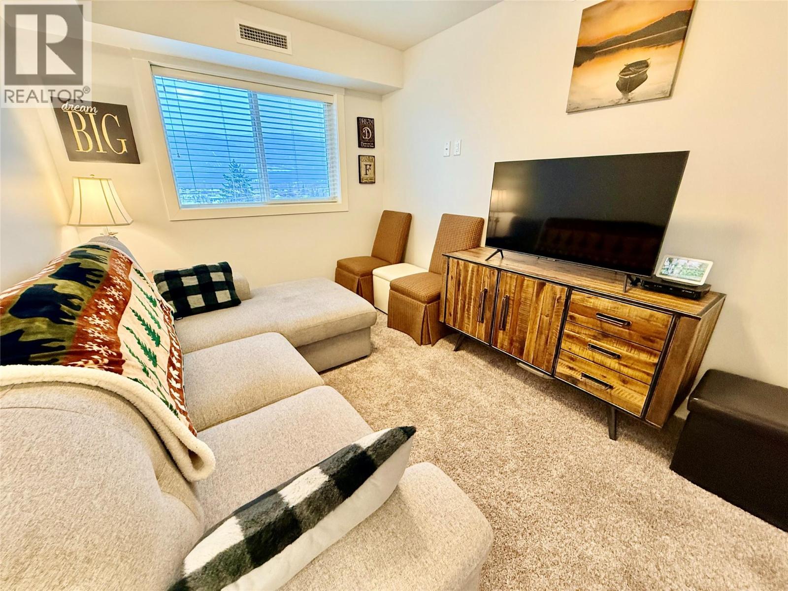 403 330 4 Avenue Southeast, Salmon Arm