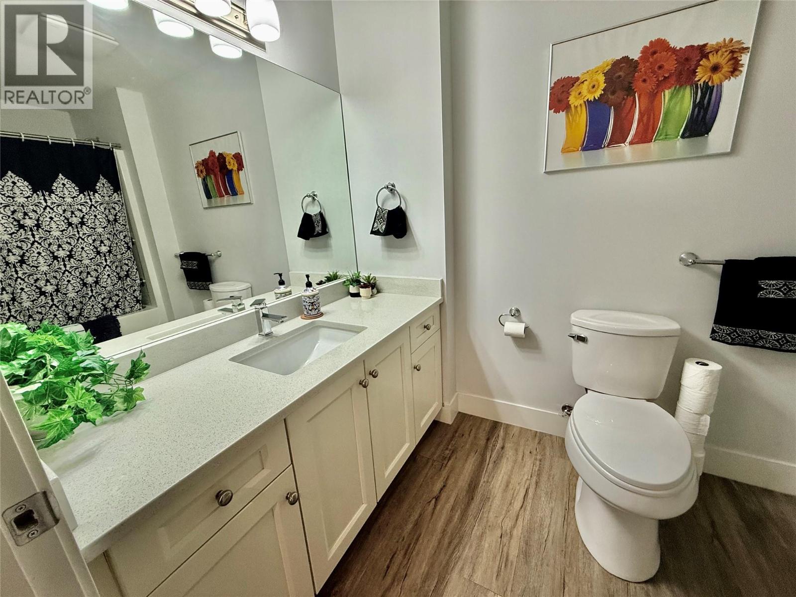 403 330 4 Avenue Southeast, Salmon Arm