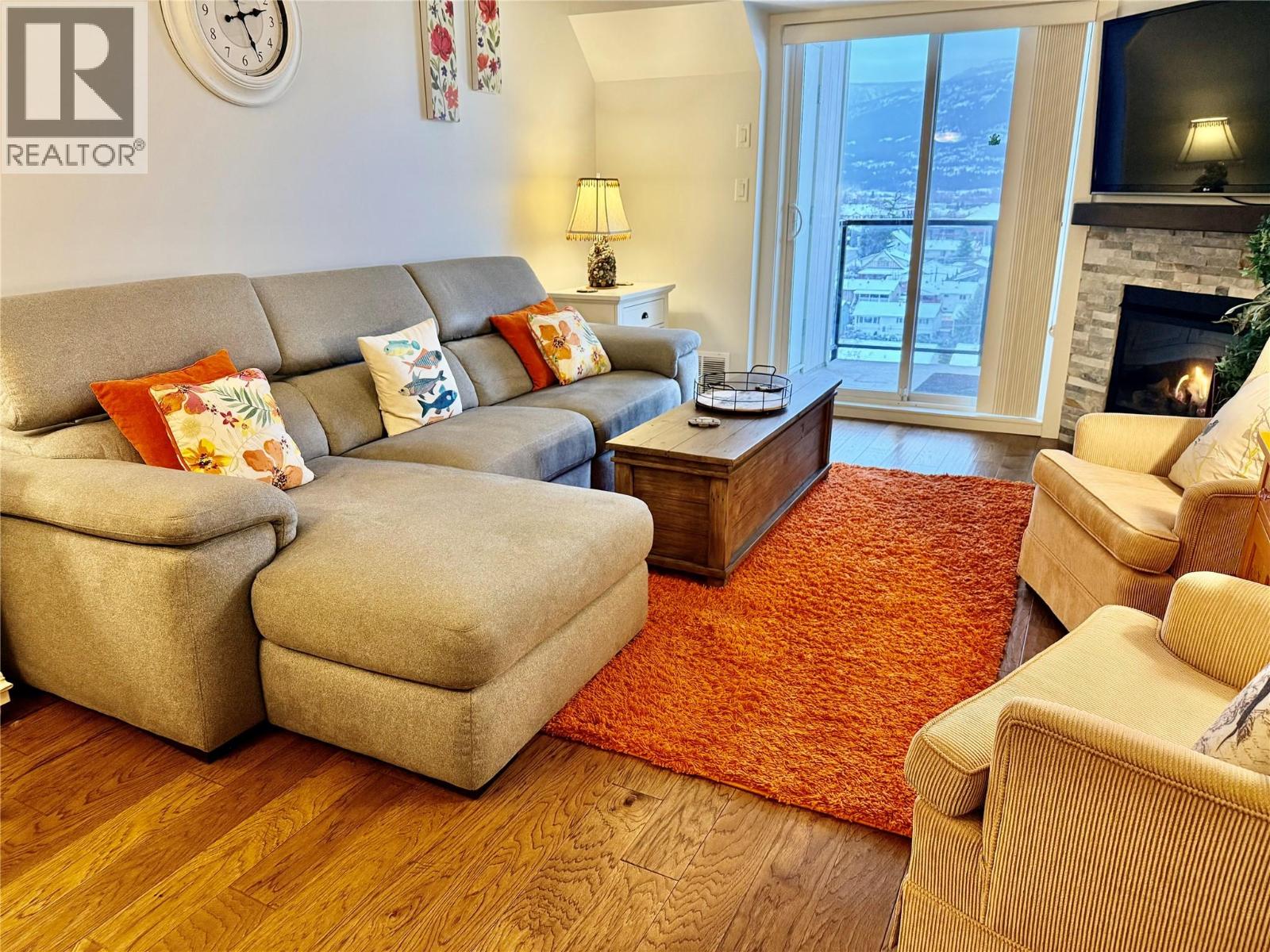 403 330 4 Avenue Southeast, Salmon Arm