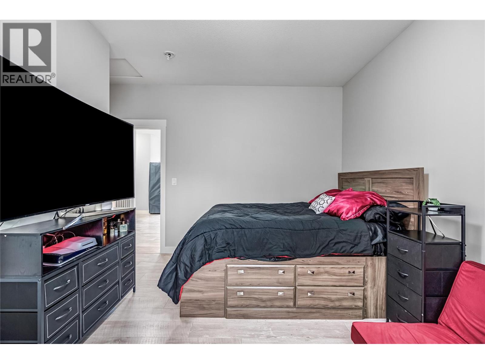 3445 Jackson Avenue, Armstrong