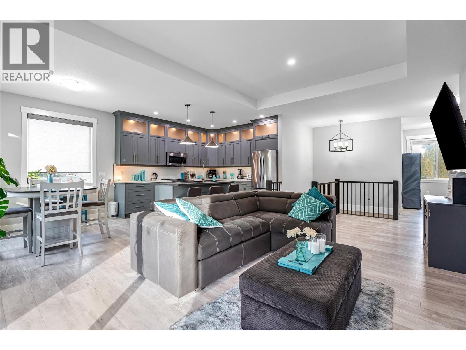 3445 Jackson Avenue, Armstrong